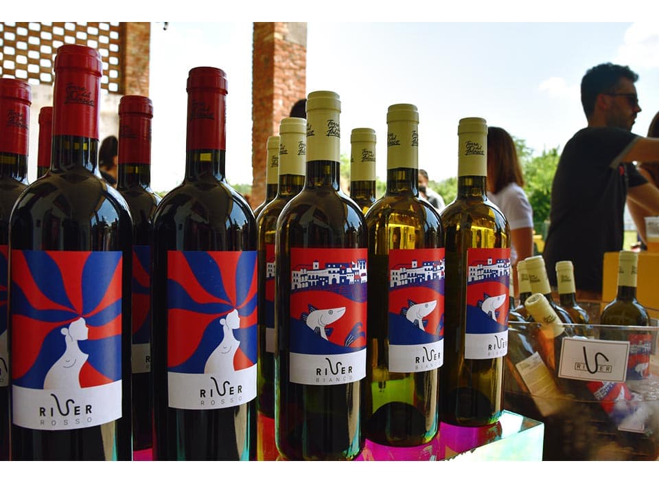 River 2018 wine label